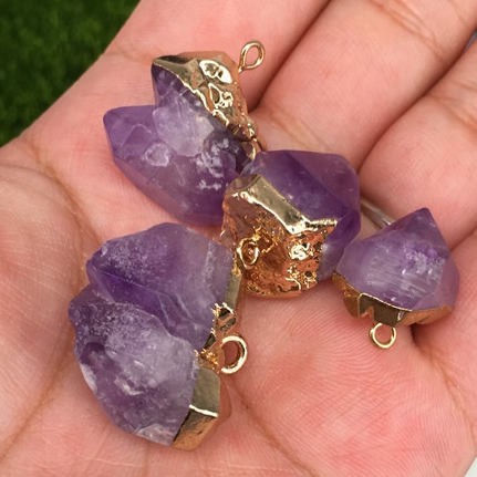 Irregular amethyst pendant necklace, perfect for any occasion
